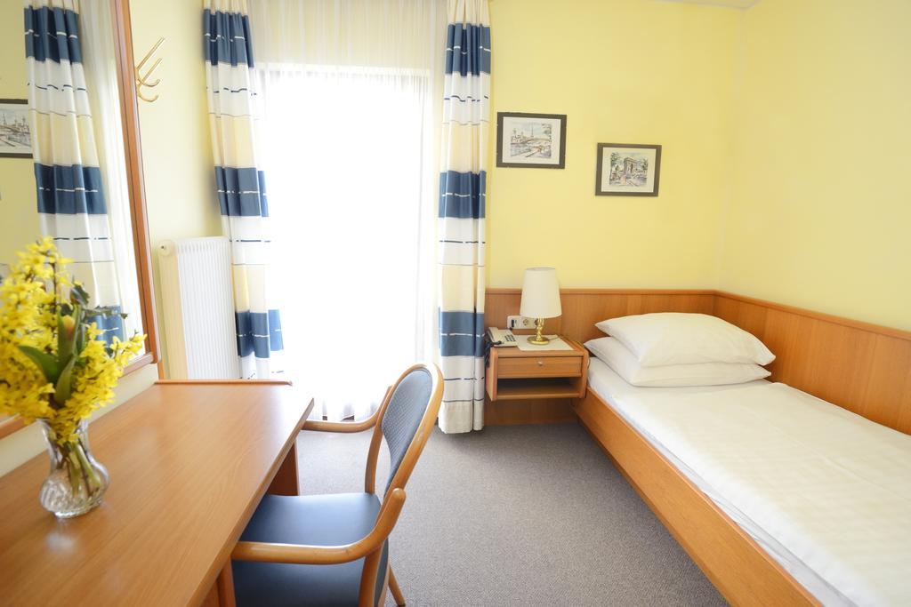 Hotel Moenichwalderhof Monichwald Room photo