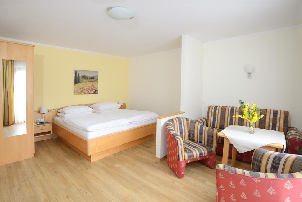Hotel Moenichwalderhof Monichwald Room photo